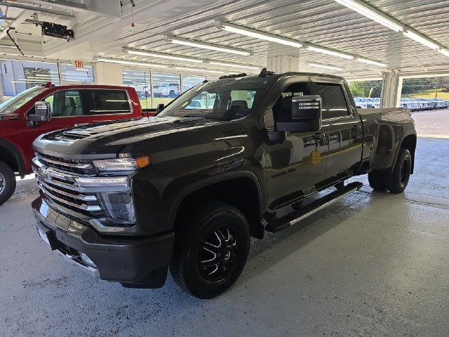 Pre-Owned 2022 Chevrolet Silverado 3500HD High Country - photo - 1