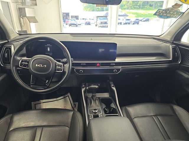 Pre-Owned 2024 Kia Sorento S - photo - 10
