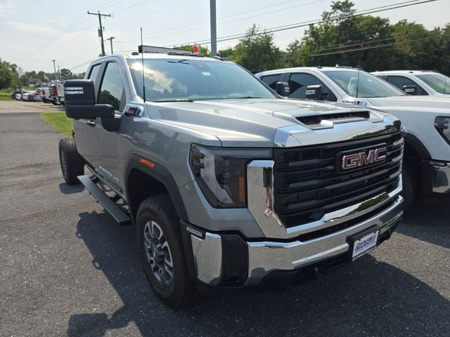New 2026 GMC Sierra 3500HD Pro - photo - 6
