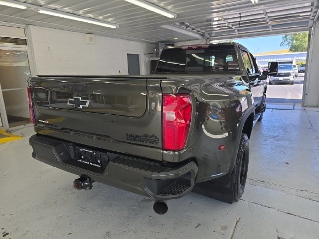 Pre-Owned 2022 Chevrolet Silverado 3500HD High Country - photo - 4