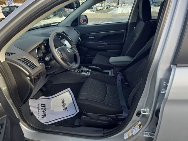 Pre-Owned 2025 Mitsubishi Outlander Sport 2.0 ES - photo - 12