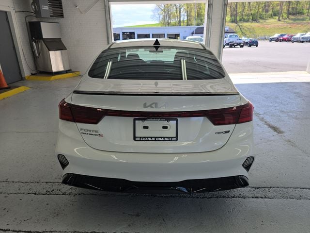 Pre-Owned 2024 Kia Forte GT-Line - photo - 3