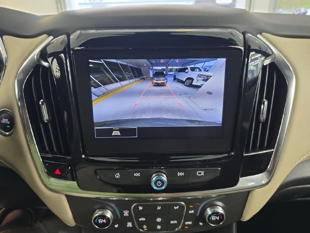 Pre-Owned 2023 Chevrolet Traverse LT - photo - 15