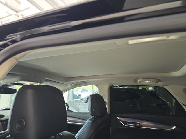 Pre-Owned 2017 Cadillac XT5 Premium Luxury - photo - 12
