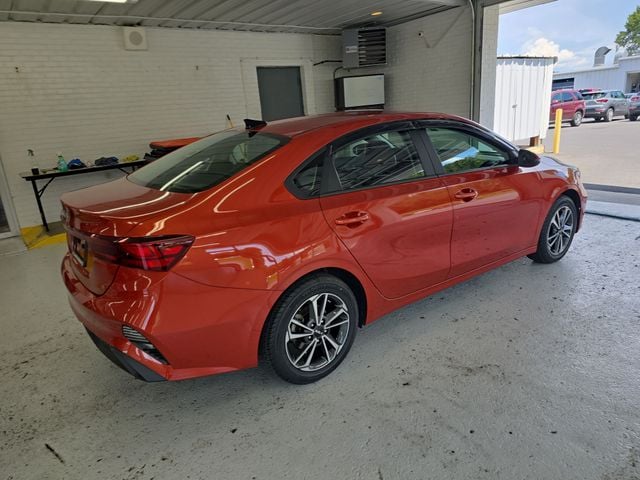Pre-Owned 2024 Kia Forte LXS - photo - 5