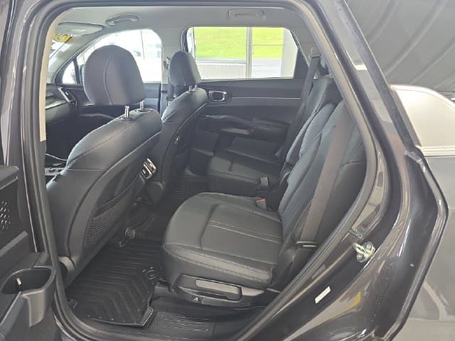 Pre-Owned 2023 Kia Sorento Hybrid EX - photo - 9