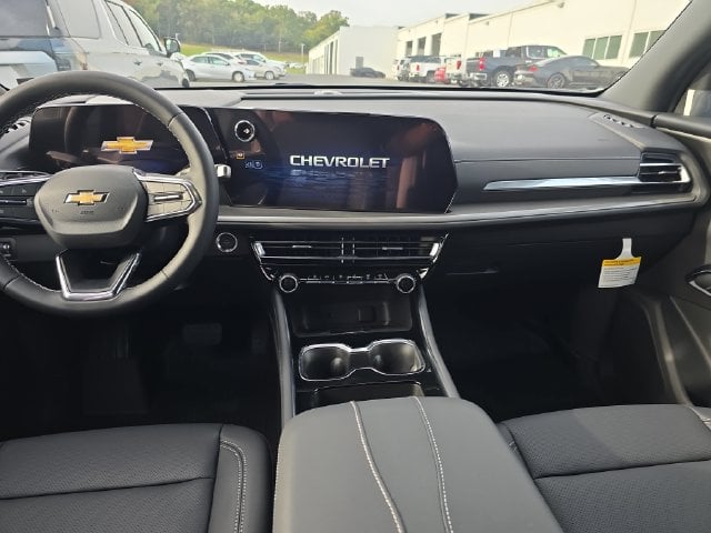 New 2027 Chevrolet Traverse LT - photo - 10