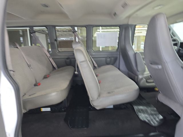 Pre-Owned 2025 GMC Savana 3500 LT - photo - 6