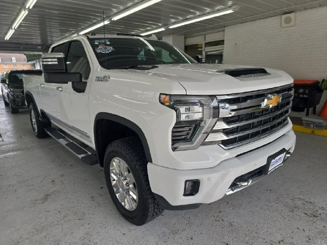 Pre-Owned 2025 Chevrolet Silverado 2500HD High Country - photo - 6