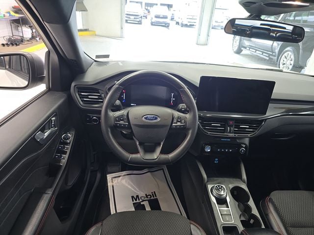 Pre-Owned 2023 Ford Escape ST-Line - photo - 11