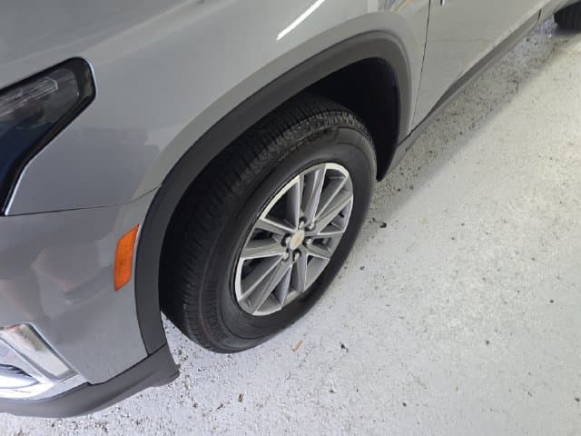 Pre-Owned 2023 Chevrolet Traverse LT - photo - 8