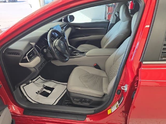 Pre-Owned 2022 Toyota Camry SE - photo - 12