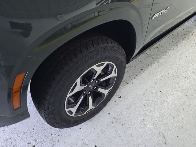 New 2026 GMC Yukon XL AT4 Ultimate - photo - 9