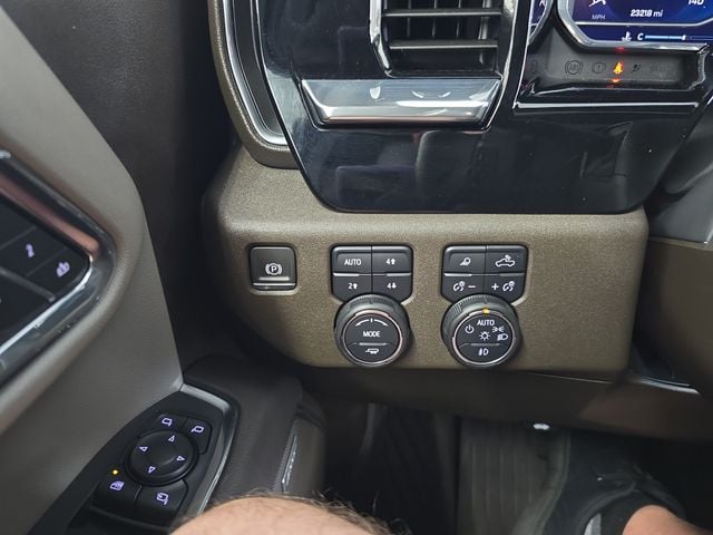 Pre-Owned 2024 Chevrolet Silverado 1500 LTZ - photo - 20