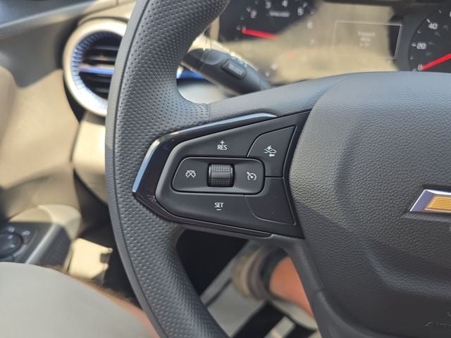 New 2026 Chevrolet Trax LS - photo - 17