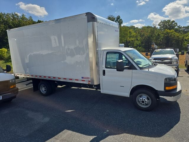 New 2025 GMC Savana 3500 Work Van - photo - 5