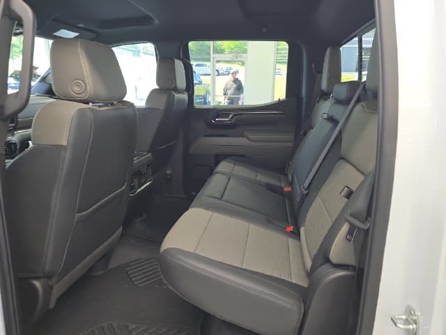 Pre-Owned 2024 Chevrolet Silverado 1500 ZR2 - photo - 9