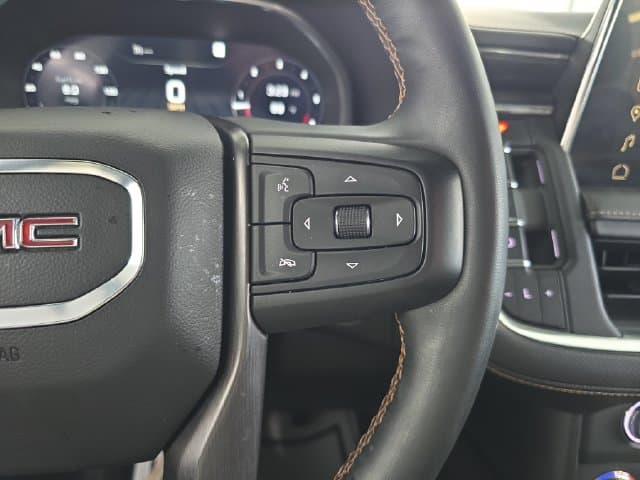 Pre-Owned 2023 GMC Yukon AT4 - photo - 17