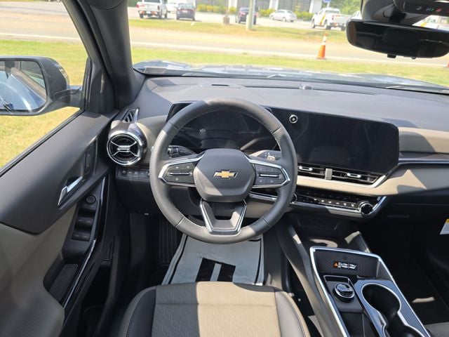 New 2027 Chevrolet Equinox LT - photo - 11