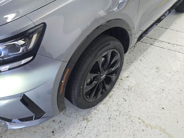 Pre-Owned 2023 Kia Sorento SX - photo - 8