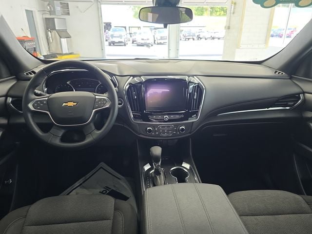 Pre-Owned 2023 Chevrolet Traverse LT - photo - 11