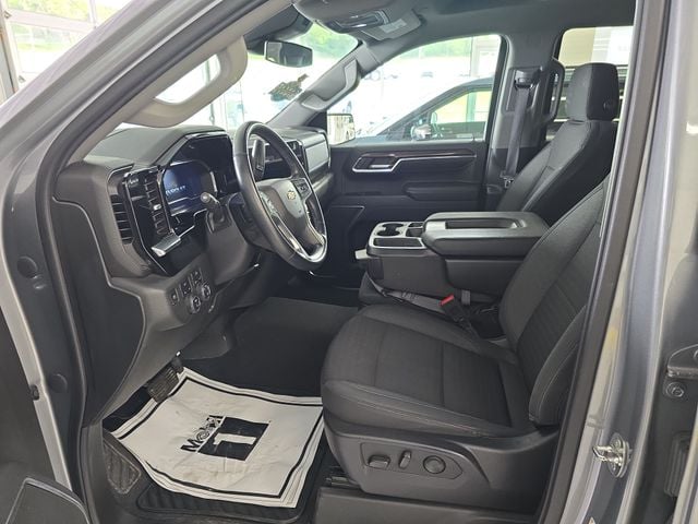Pre-Owned 2023 Chevrolet Silverado 1500 LT - photo - 12