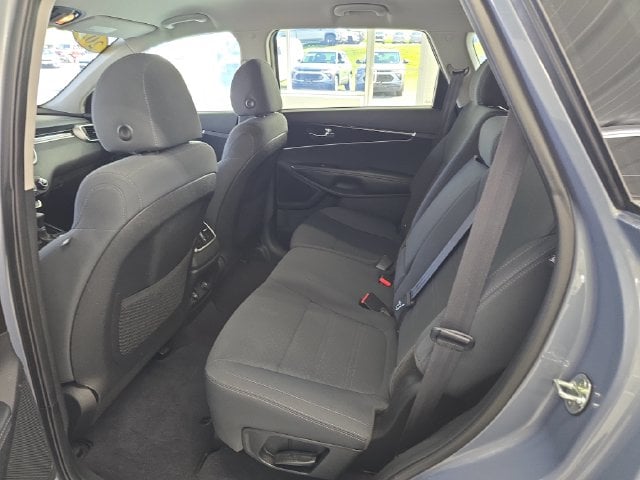 Pre-Owned 2020 Kia Sorento LX - photo - 9