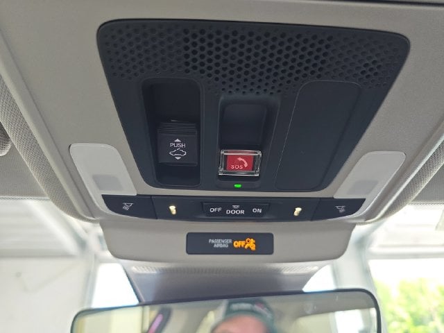 Pre-Owned 2025 Honda Accord Hybrid Touring - photo - 22
