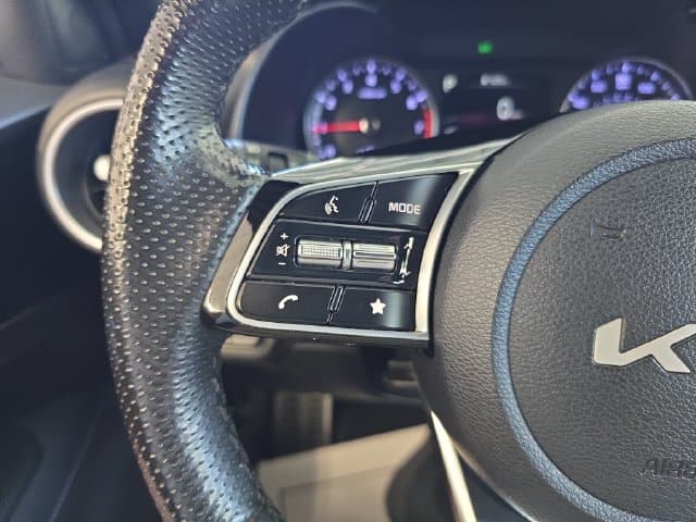 Pre-Owned 2023 Kia Forte GT-Line - photo - 18