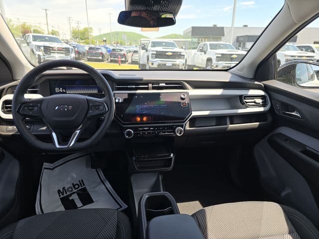 New 2027 Chevrolet Bolt EV LT - photo - 10