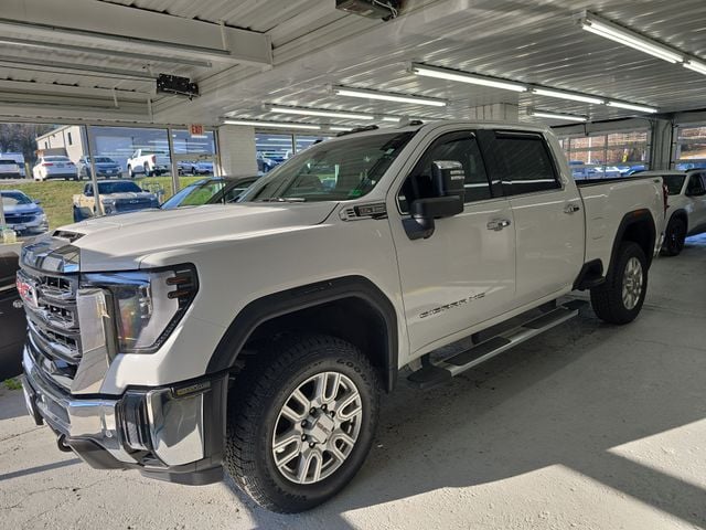 Pre-Owned 2024 GMC Sierra 2500HD SLT - photo - 1