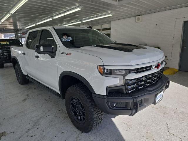 Pre-Owned 2023 Chevrolet Silverado 1500 ZR2 - photo - 6