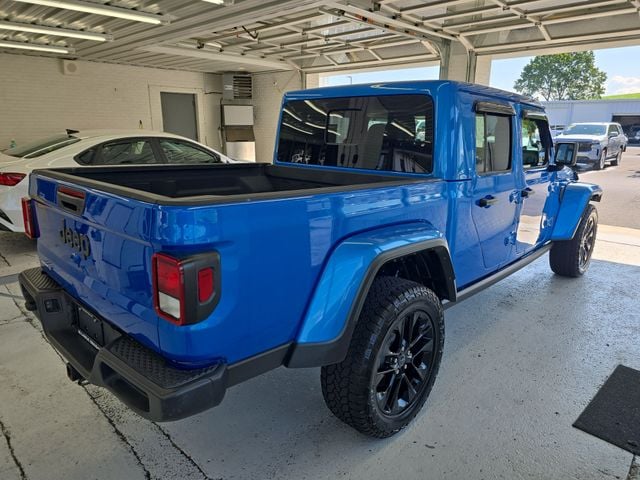 Pre-Owned 2025 Jeep Gladiator Nighthawk - photo - 5