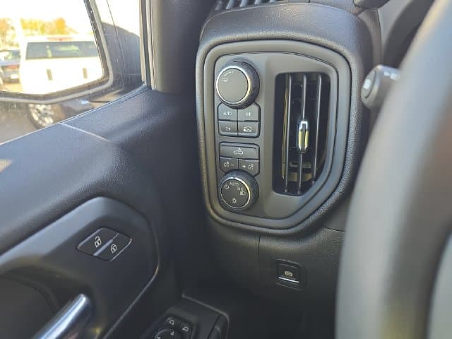 New 2026 Chevrolet Silverado 1500 Custom - photo - 18