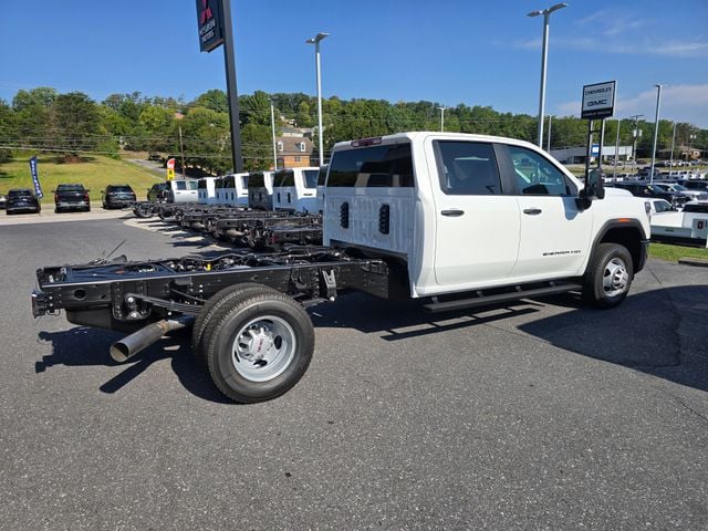 New 2026 GMC Sierra 3500HD Pro - photo - 5