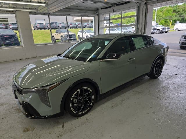 Pre-Owned 2025 Kia K4 GT-Line - photo - 1