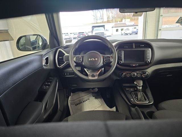 Pre-Owned 2025 Kia Soul LX - photo - 11