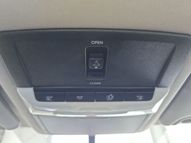 Pre-Owned 2019 Nissan Altima 2.5 SR - photo - 22