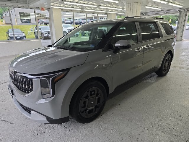 Pre-Owned 2025 Kia Carnival Hybrid EX - photo - 1