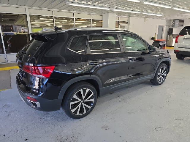 Pre-Owned 2022 Volkswagen Taos 1.5T SE - photo - 5