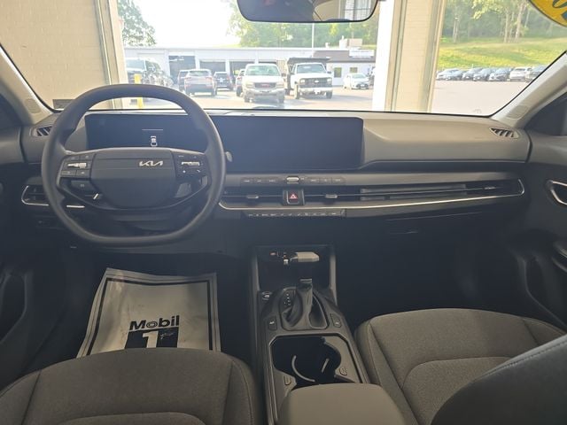 Pre-Owned 2025 Kia K4 LXS - photo - 10