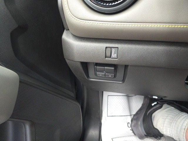 Pre-Owned 2023 Chevrolet Colorado ZR2 - photo - 19
