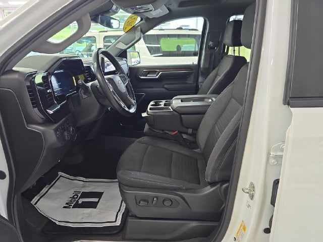 Pre-Owned 2024 Chevrolet Silverado 1500 LT - photo - 12