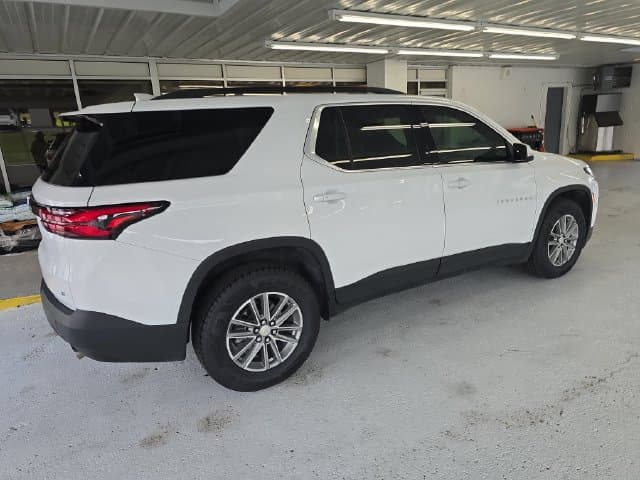 Pre-Owned 2023 Chevrolet Traverse LT - photo - 5