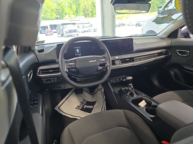 Pre-Owned 2025 Kia K4 LXS - photo - 11