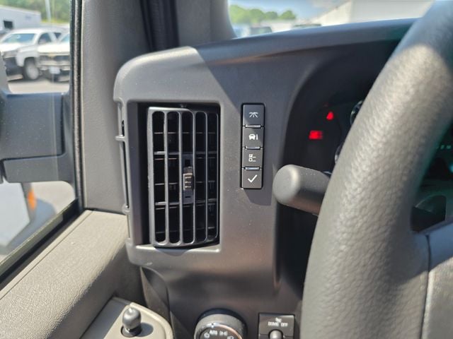 New 2026 Chevrolet Express 2500 Work Van - photo - 17