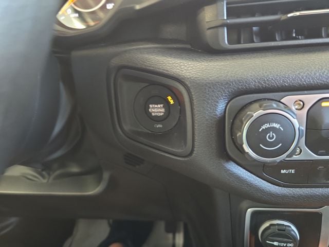 Pre-Owned 2025 Jeep Gladiator Nighthawk - photo - 22