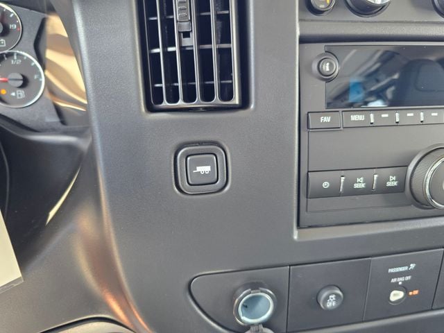 New 2026 Chevrolet Express 2500 Work Van - photo - 19