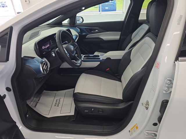 Pre-Owned 2025 Chevrolet Equinox EV LT - photo - 12