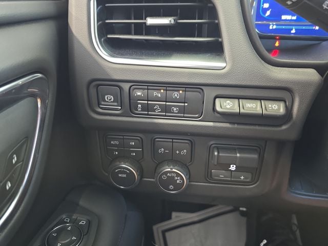Pre-Owned 2024 Chevrolet Suburban High Country - photo - 20